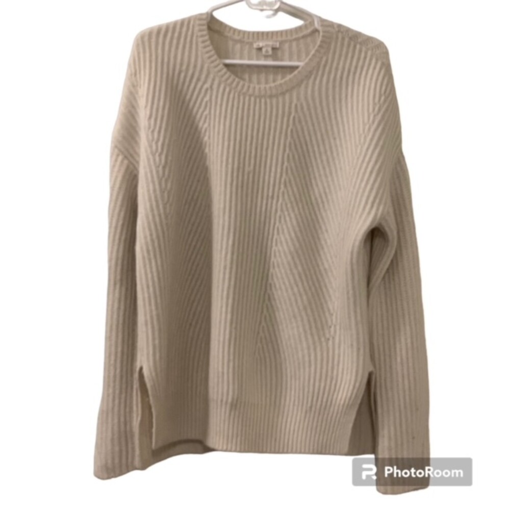 Gap Cream Lambswool Round Neck Knit Ribbed Hem Sweater w Side Slits Sz Medium